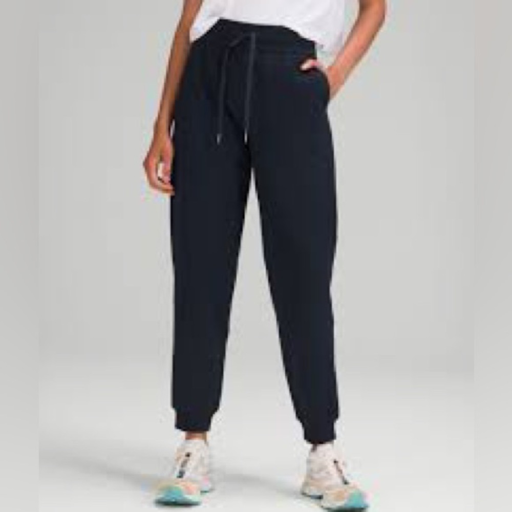 Black lulu scuba joggers size 2 EUC